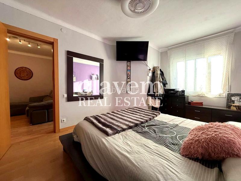 Foto 7d948dd6-11c5-45d8-b7af-79cc5d4786bd. Piso proyecto de ascensor , luminoso, con galeríabalcón cerrado. en Barcelona