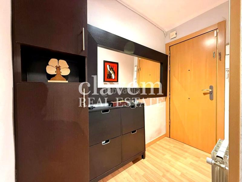 Foto a5ec5256-d568-4043-bbf0-dd69de66f2dc. Piso proyecto de ascensor , luminoso, con galeríabalcón cerrado. en Barcelona