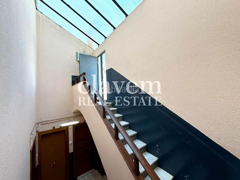 Foto da82738b-c757-459f-8abd-9069d442c73b. Piso proyecto de ascensor , luminoso, con galeríabalcón cerrado. en Barcelona