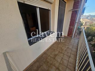 Pis  De rubí. Piso de 3 habitaciones dobles con balcon