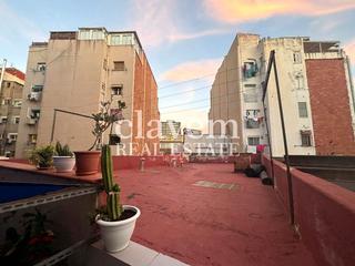 Etagenwohnung  Carrer d’albéniz. Oportunidad para inversores