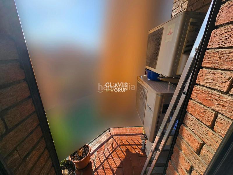Foto cdb6fddf-e58a-488e-9b5c-ecc573d3f178. Piso balcón exterior amueblado acuerdo por ascensor en Ripollet