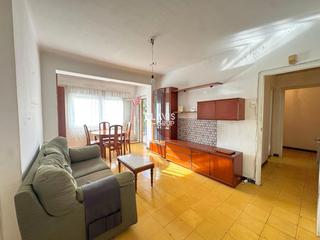 Pis a La Guineueta. Exterior 4 habitacions  2 balcons  ascensor