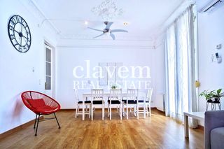 Flat  De valència. Increíble piso en finca clásica, ascensor  2 balcones