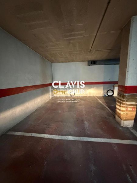 Foto 38734666-836f-4692-806a-5cd1f2d9246f. Aparcament cotxe a Prosperitat Barcelona