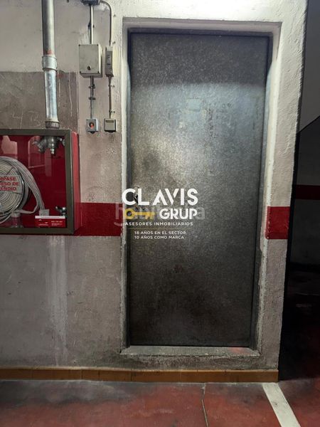 Foto 551f4fef-4d71-444c-9cec-c4a07b59011d. Aparcament cotxe a Prosperitat Barcelona