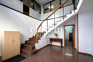 Lloguer Local Comercial  Carrer de francesc layret. Local comercial dúplex en can borrell