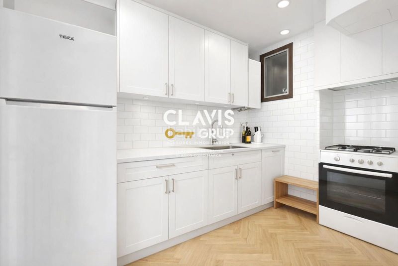 Foto 77952b69-41fd-48ab-8685-c7a29aaab7bc. Àtic a Roquetes Barcelona