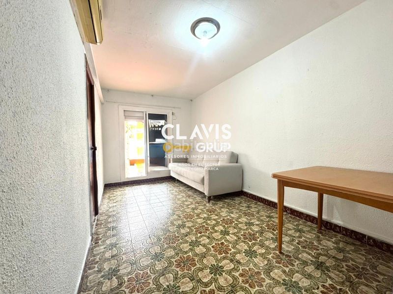 Foto fad2ef86-e57b-4e82-afac-6f8eb5f8fb18. Àtic a Roquetes Barcelona