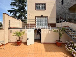 Maison  De llerona. Espectacular casa con 3 terrazas privadas, garaje y barbacoa