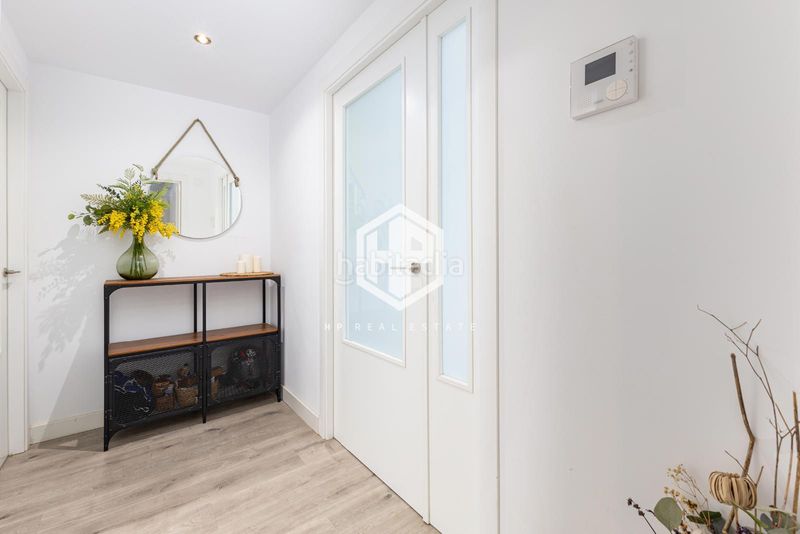 Foto d33189aa-949b-4988-864e-5e977dae6fdf. Piso exclusiva vivienda moderna, elegante y lista para entrar a vivir, donde la amplitud interior, la luz natural y los espacios exteri en Badalona