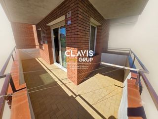 Etagenwohnung in Prosperitat. Balcón exterior de 15,95m  2 parkings  2 baños