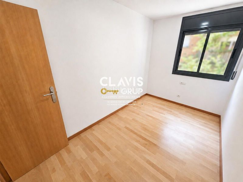 Foto 02675429-1b05-4277-8571-9bf3d5e732d1. Pis amb calefacció aparcament a Roquetes Barcelona