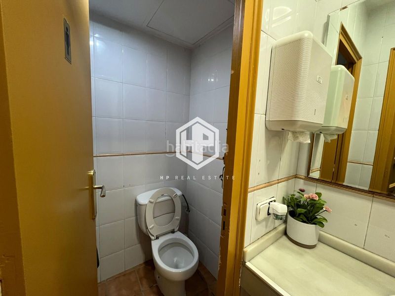 Foto ae6264ab-6aed-45b5-b493-e69628f41721. Local comercial a La Sagrera Barcelona