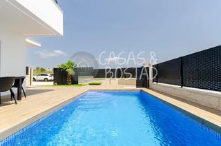 Chalet en Desamparados - Hurchillo - Torremendo. Villas de obra nueva en vistabela golf resort