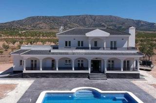 Chalet à Pinoso. Villas de obra nueva en pinoso