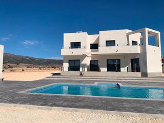 Chalet à Pinoso. Villas de obra nueva en pinoso