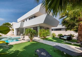 Chalet à Rojales. Magnifica villa en zona tranquila de ciudad quesada.