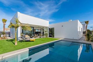 Xalet a Islas Menores-Mar de Cristal. Villas de obra nueva en mar de cristal