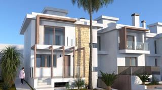 Towny house in Las Lomas de Rame-Bahía Bella. Villa de obra nueva en los alcazares