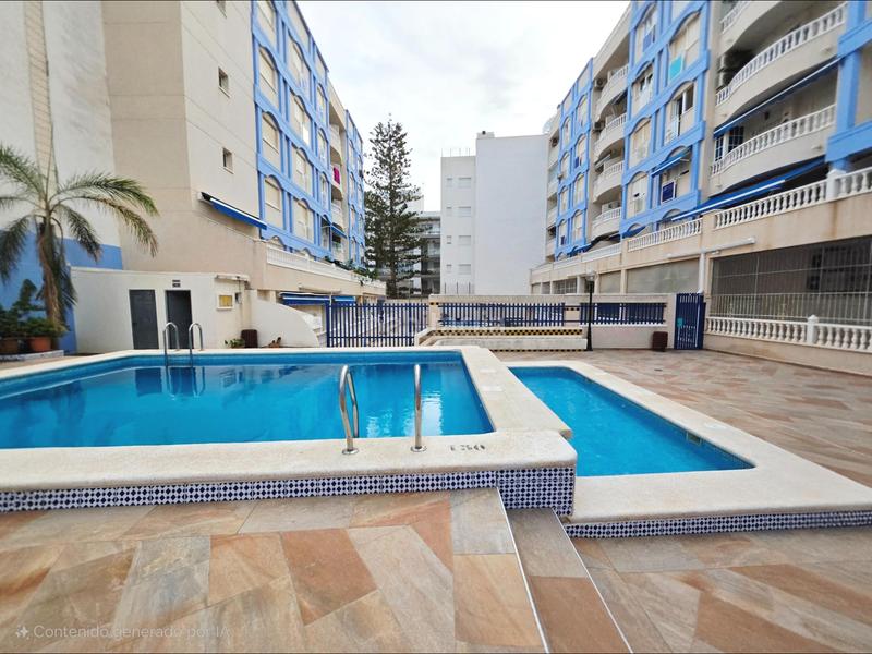 Foto 0e97feb8-8a4b-43b9-bfa0-72896e6c6f7f. Rent apartment with heating pool in Zona Playa de los Locos Torrevieja