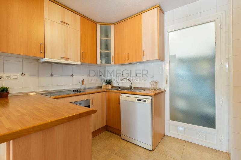 Foto 48fe3b9c-59f1-40fd-af86-edd4104c0a58. Duplex avec chauffage parking piscine dans Aguas Nuevas Torrevieja