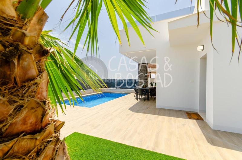 Foto 0ebb576c-7f8f-4640-bd16-0fab7e5cdf4b. Chalet avec parking piscine dans Desamparados - Hurchillo - Torremendo Orihuela