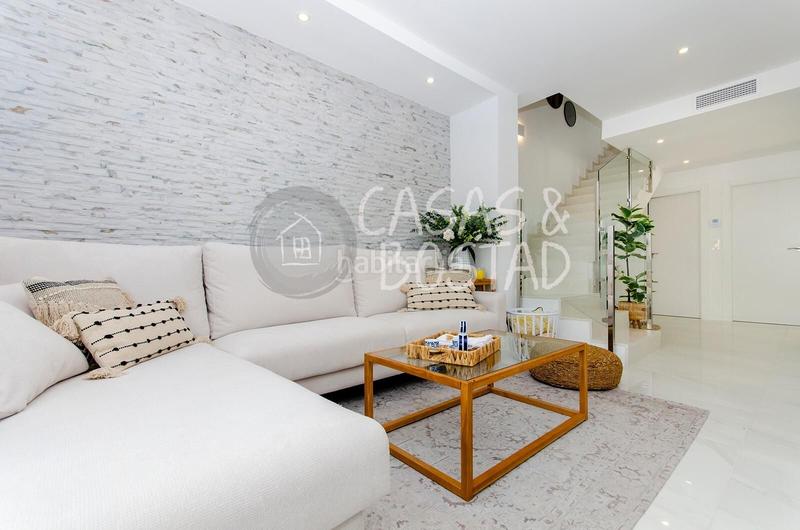 Foto 9b8b77f9-ad82-41d5-8045-9a854ae0d6f0. Chalet avec parking piscine dans Desamparados - Hurchillo - Torremendo Orihuela