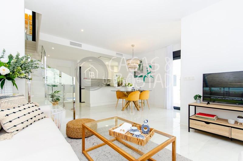 Foto a25b94e4-91c8-4c85-9dfd-49d00d32a733. Chalet avec parking piscine dans Desamparados - Hurchillo - Torremendo Orihuela