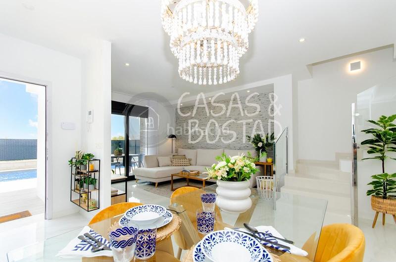 Foto cdee0c25-3039-4ce4-8b0f-3513777c54f3. Chalet avec parking piscine dans Desamparados - Hurchillo - Torremendo Orihuela