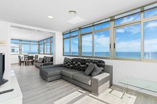 Ático en Veneziola. Magnífico ático en primera línea de mar mediterráneo