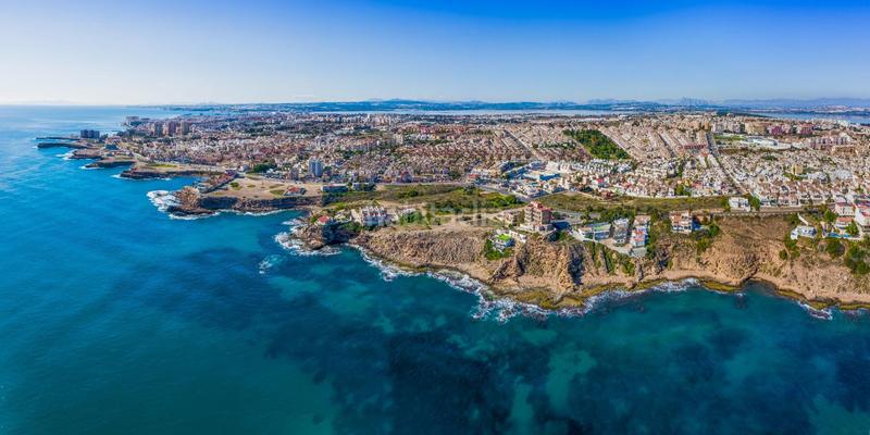 Foto a762bae4-1aa2-474b-bf28-2fb3d248a997. Xalet amb aparcament piscina a Torreblanca Torrevieja