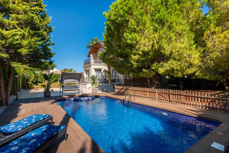 Foto f4d2a2db-ea76-43c5-81f6-3a79cb5977e4. Xalet amb aparcament piscina a Rojales