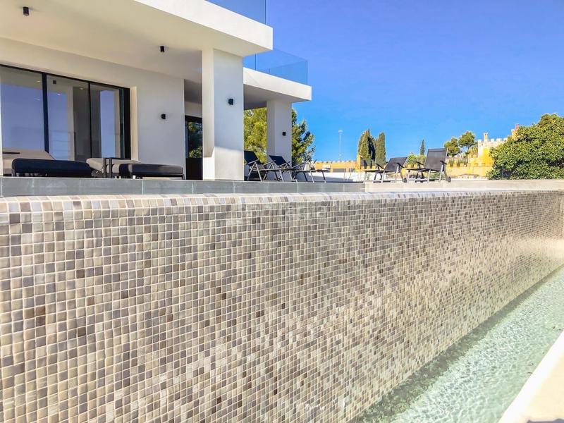 Foto 38b3a63a-1e0e-4bc4-842f-759460fd0964. Xalet amb aparcament piscina a Rojales