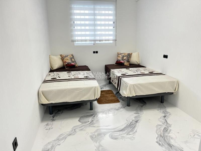 Foto 79fc289e-8509-4ea9-aa0d-14040ee31c42. Apartament amb calefacció a El Acequión Torrevieja