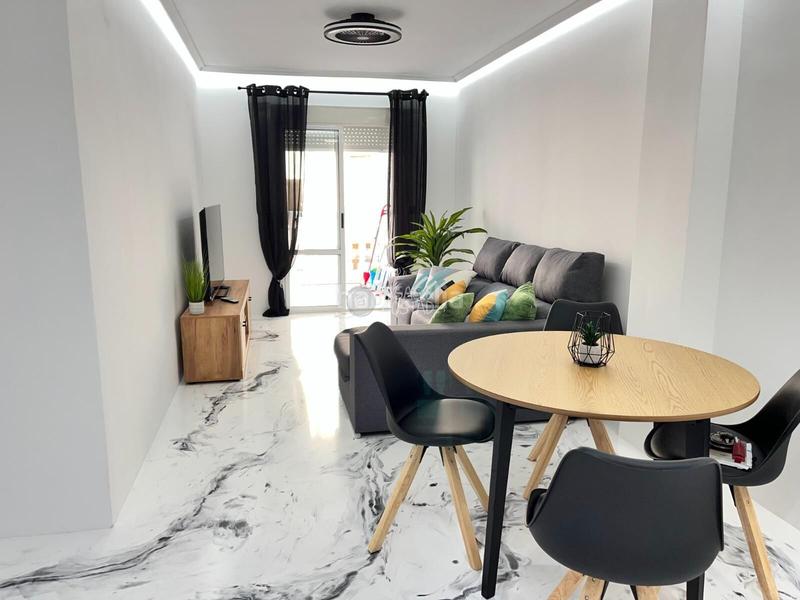 Foto 845fdeb2-3f40-4a5e-b4cc-d063a8a0d99d. Apartament amb calefacció a El Acequión Torrevieja