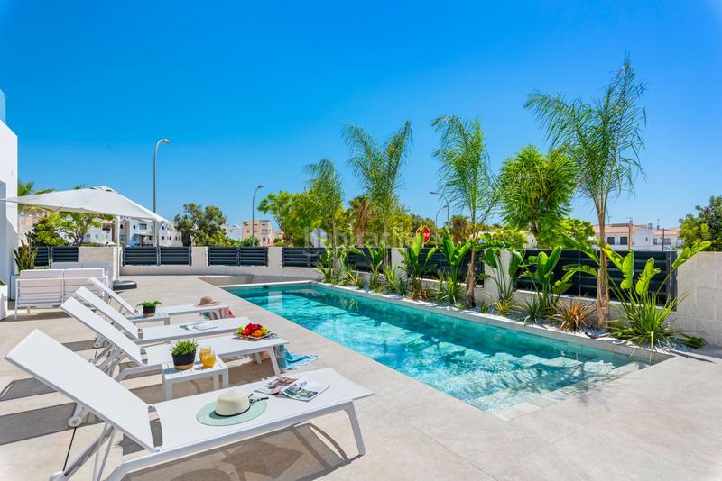 Foto 7cf4f974-2c4c-4516-ba18-b7e3e744a770. Chalet mit parking pool in Pueblo Español-Coveta Fumá Campello (el)