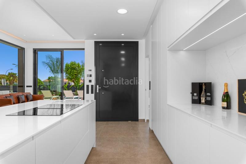 Foto cade9d21-e26f-4c68-8a88-e5f9b44cdcb5. Chalet mit parking pool in Pueblo Español-Coveta Fumá Campello (el)