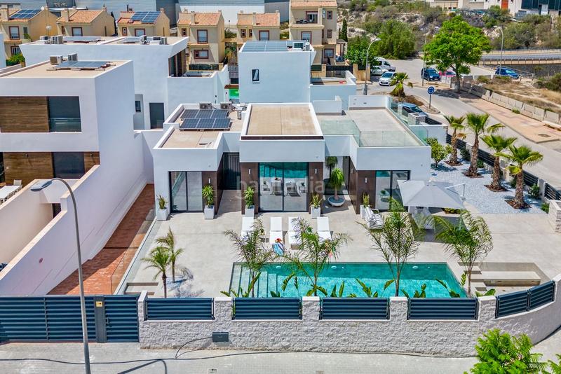 Foto 9a93cf1d-40fe-485d-9940-516462388ee9. Chalet en Pueblo Español-Coveta Fumá Campello (el)