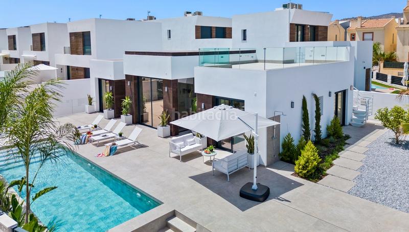 Foto f614e8bf-abbd-4cce-937b-7cec3a52f3e5. Chalet en Pueblo Español-Coveta Fumá Campello (el)