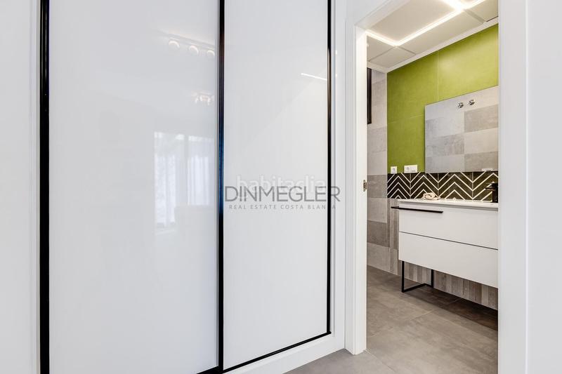 Foto fb2d8b0c-6efa-4767-a7c1-b1b31030e351. Chalet with parking pool in Los Europeos Torrevieja