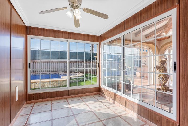 Foto 76724a5e-e172-421f-8062-8144123f68dc. Chalet mit heizung parking pool in Zona Carrefour - Urbanizaciones Torrevieja