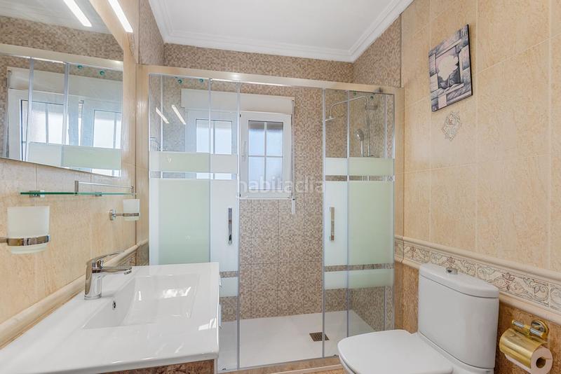 Foto b8f275a1-19f8-4e98-bbed-7ac1d0c1c8f7. Chalet mit heizung parking pool in Zona Carrefour - Urbanizaciones Torrevieja