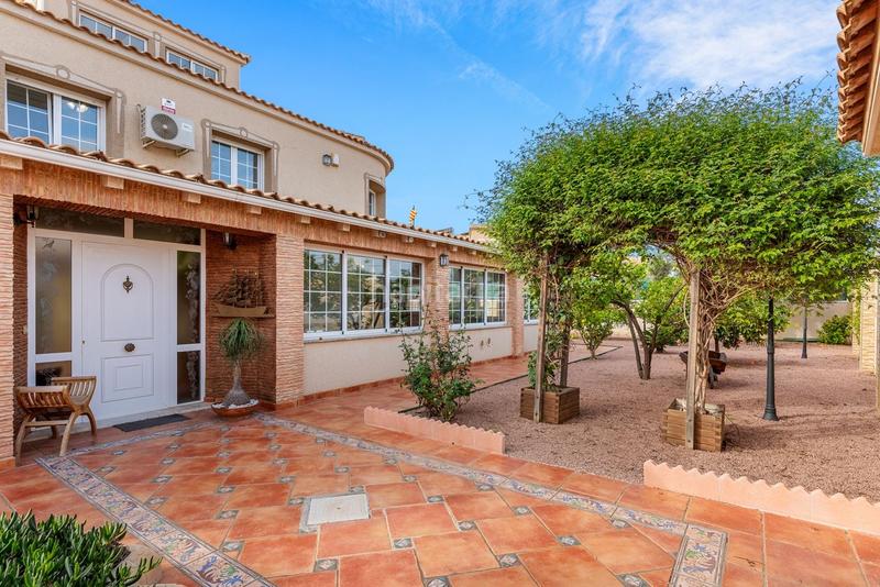 Foto 8ac5cc45-8116-47fc-90b3-8e312b3b048b. Chalet en Zona Carrefour - Urbanizaciones Torrevieja