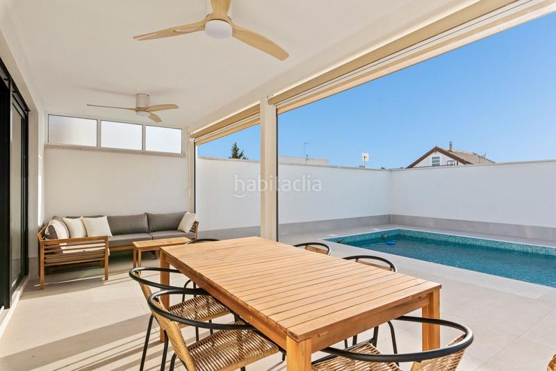 Foto 5085bc76-4ec6-453c-bab1-cca664181aee. Chalet with pool in Zona Carrefour - Urbanizaciones Torrevieja