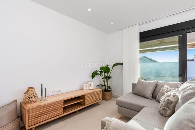 Foto 41ebe105-2016-45d5-b259-13bba0b05b3c. Chalet con piscina in Zona Carrefour - Urbanizaciones Torrevieja