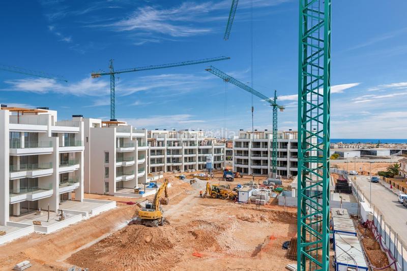 Foto eb8f66f0-a40d-422c-9766-3927e9de33dd. Penthouse with parking pool in Villamartín-Las Filipinas Orihuela