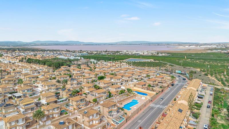 Foto 1aab472f-de69-4110-9213-52450111ec78. Chalet avec chauffage parking piscine dans Los Balcones-Los Altos Torrevieja