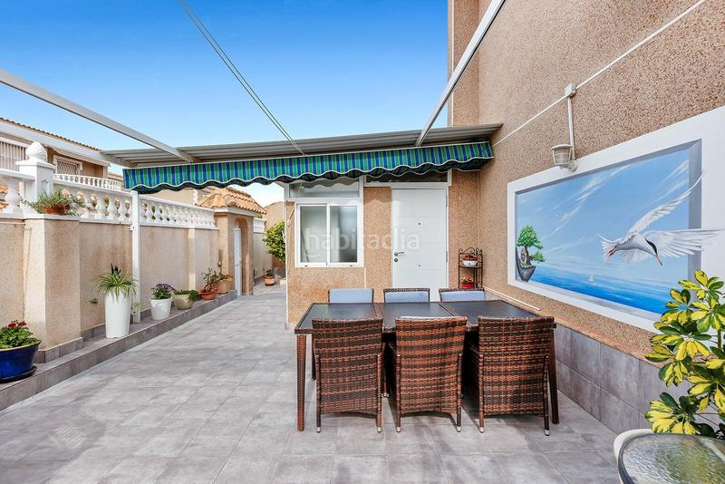 Foto e93cc160-d26a-41aa-aeba-39a5eaa507b4. Chalet avec chauffage parking piscine dans Los Balcones-Los Altos Torrevieja