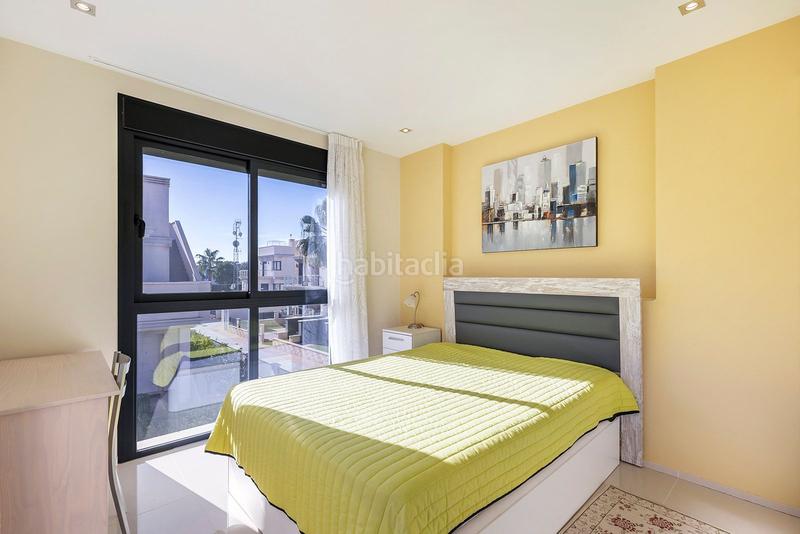 Foto 48918f93-5259-49ca-931c-5bbfaf9a8a8f. Chalet en La Zenia Orihuela